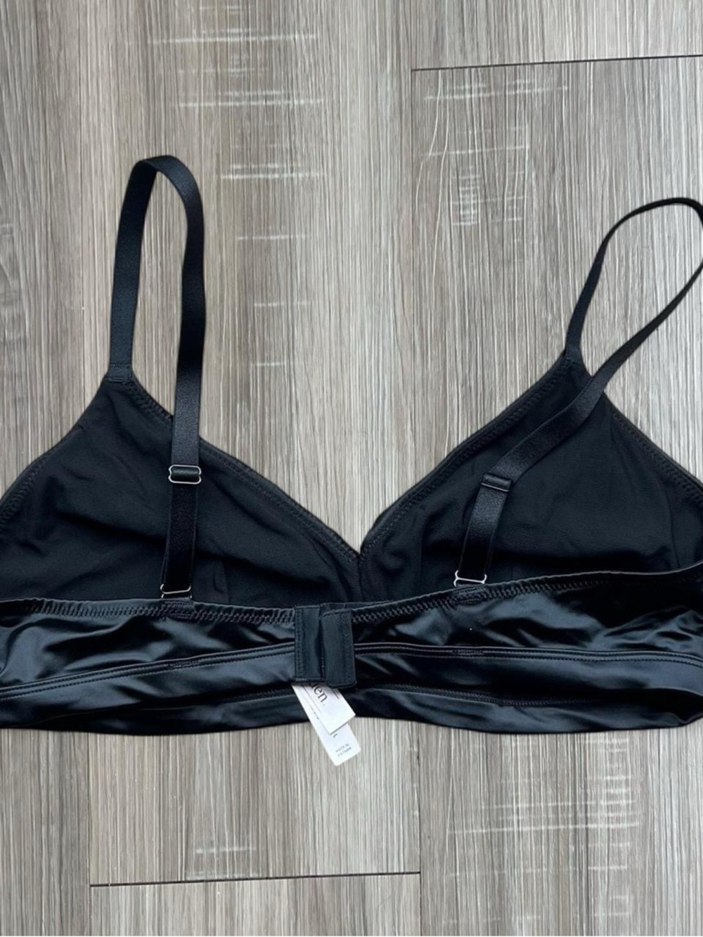 Black satin unlined triangle bralette with adjustable straps and hook closure - Picture 2 of 3